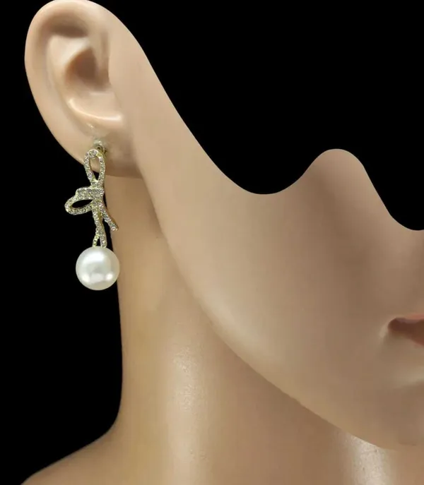 Gold&White_Alloy_Gold_Drops_&_Danglers_For_Women