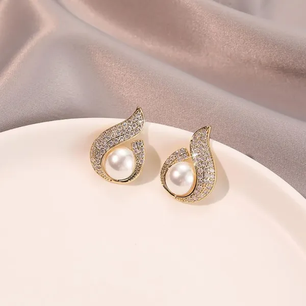 Gold&White_Alloy_Crystal_Stud_Earring_For_Women