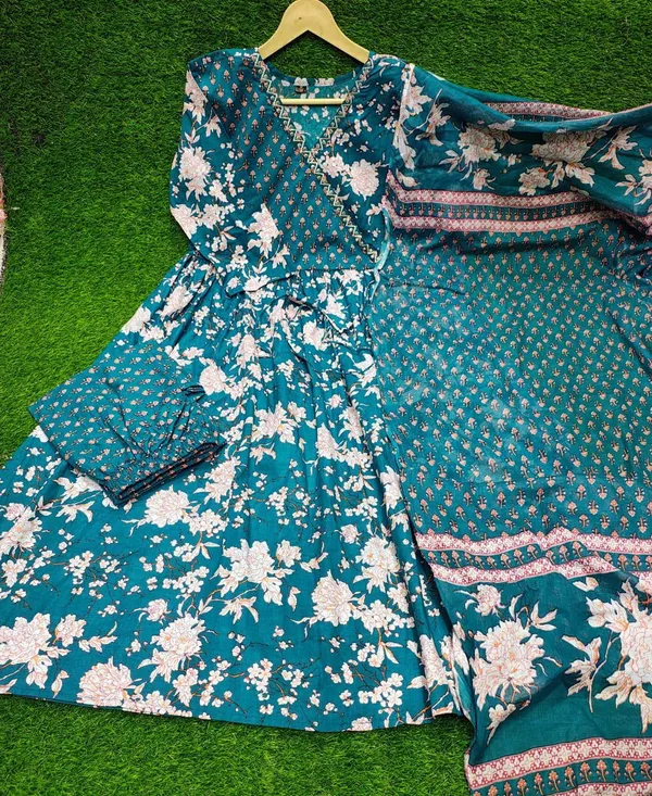 GREEN_NEW_DESGIN_PRINTED_KURTI__WITH_PRINTED_PANT_AND_PRINTED_DUPPTA_SAT_