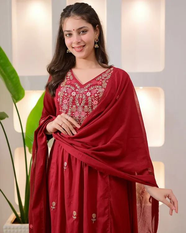 RED_YOG_ANKARLI_KURTI_WITH_PANT_AND_DUPPTA_SAT_