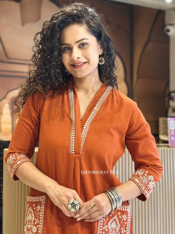 RUSTE_TWO_SIDE_POCKET_EMBORIDERY_KURTI_WITH_PANT_