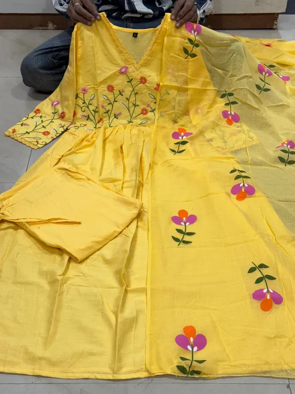 YELLOW_FORNT_EMBORIDERY_KURTI_ANKARLI_KURTI_WITH_PANT_AND_BRUSH_PRINT_DUPPTA_SAT_