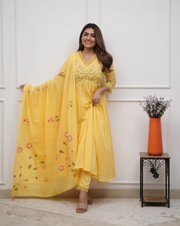 YELLOW_FORNT_EMBORIDERY_KURTI_ANKARLI_KURTI_WITH_PANT_AND_BRUSH_PRINT_DUPPTA_SAT_