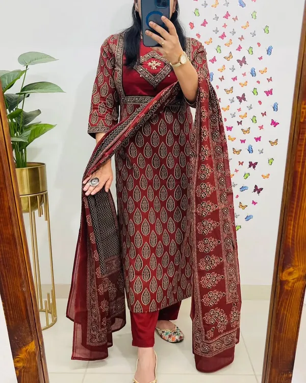red_new_floral_printed_kurti_with_pant_and_duppta_sat_