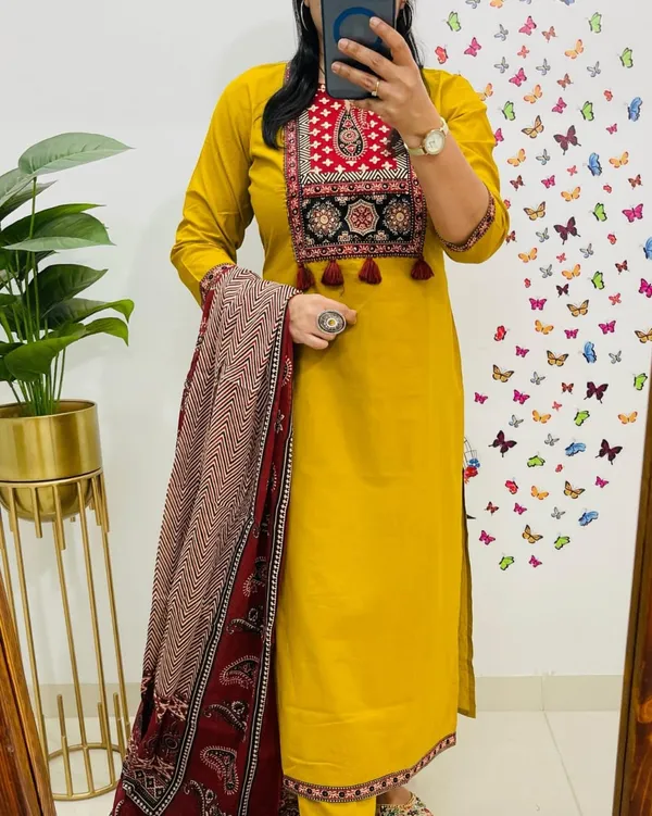 yellow__printed_kurti__with_pant_and_duppta_sat_