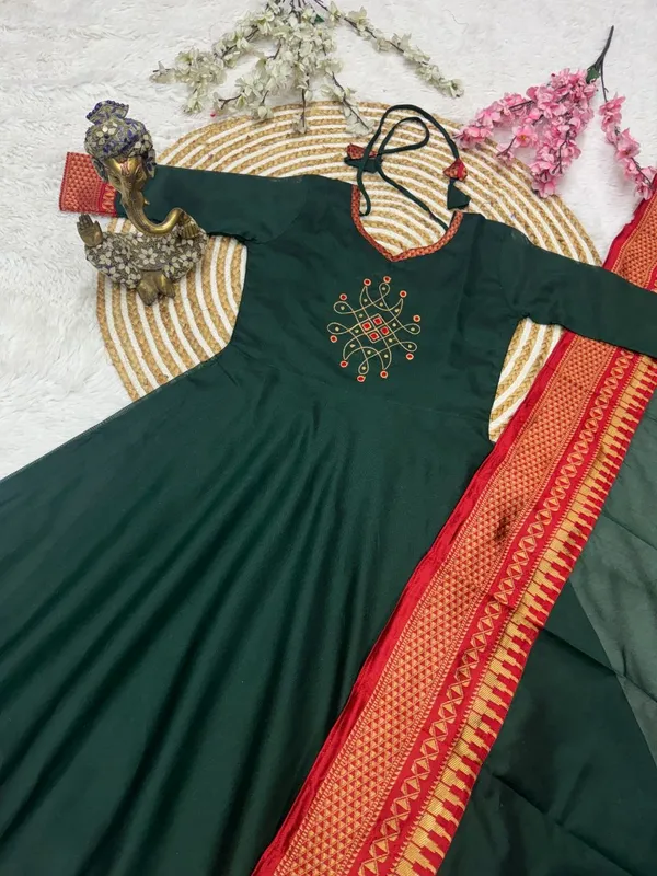 Introducing_New_Super_Trendy_Traditional_Outfit_For_upcoming_festivals