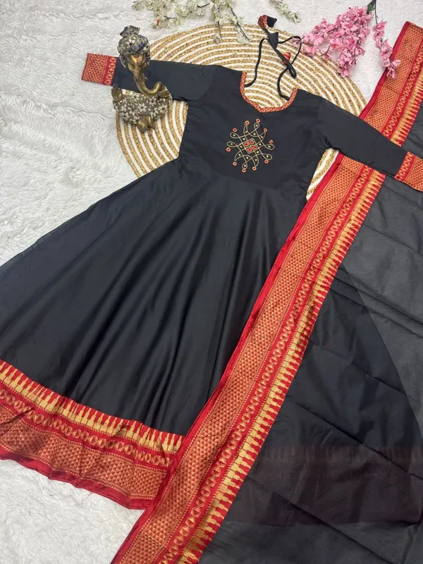 Introducing_New_Super_Trendy_Traditional_Outfit_For_upcoming_festivals