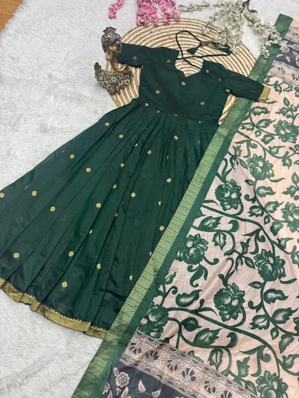 Introducing_New_Super_Trendy_Traditional_Outfit