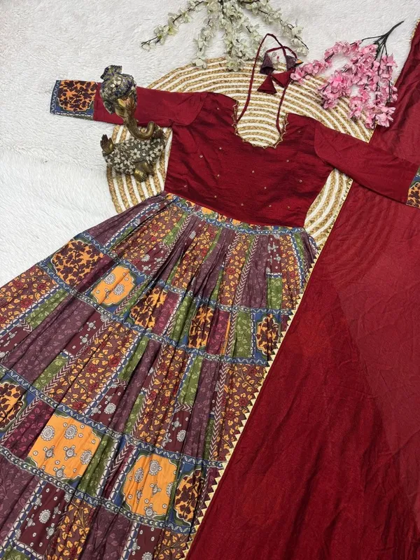 Introducing_New_Super_Trendy_Traditional_Outfit_with_real_Modeling