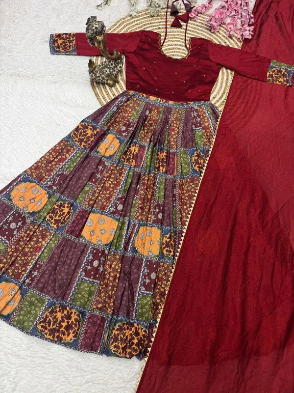 Introducing_New_Super_Trendy_Traditional_Outfit_with_real_Modeling