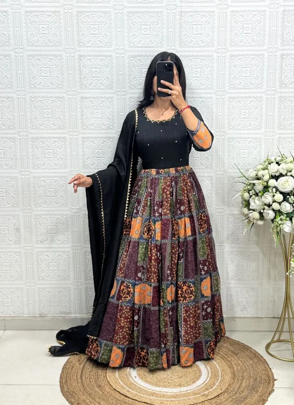 Introducing_New_Super_Trendy_Traditional_Outfit_with_real_Modeling