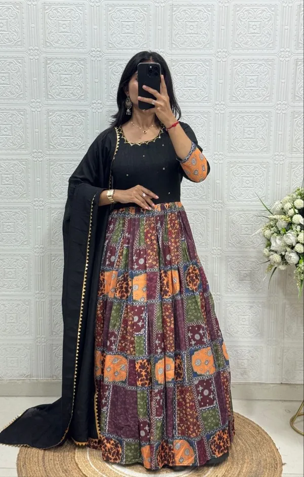 Introducing_New_Super_Trendy_Traditional_Outfit_with_real_Modeling