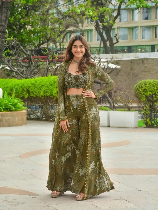 Launching_New__Bollywood_Indo_Western_Koti_Plazo_&_Blouse_Collection