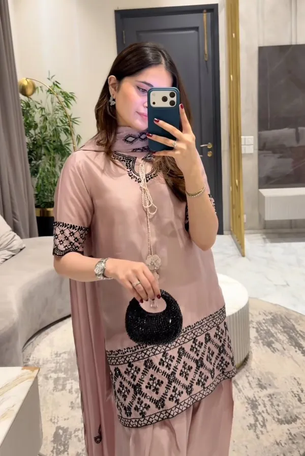 NEW_DESIGNER_WEDDING_WEAR_HEAVY_EMBROIDERY_WORK_KURTI_WITH_BOTTOM_WITH_DUPATTA_SET