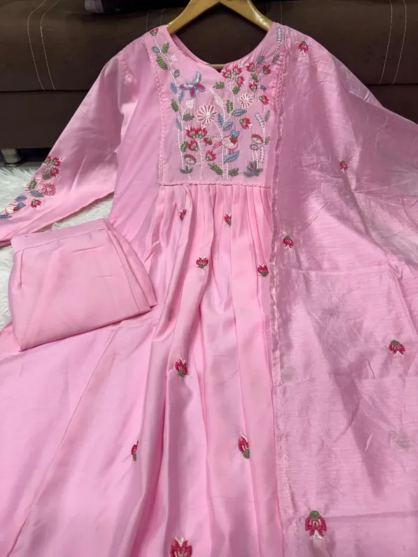 NEW_DESIGNER_WEDDING_WEAR_HEAVY_EMBROIDERY_WORK_KURTI_WITH_BOTTOM_WITH_DUPATTA_SET
