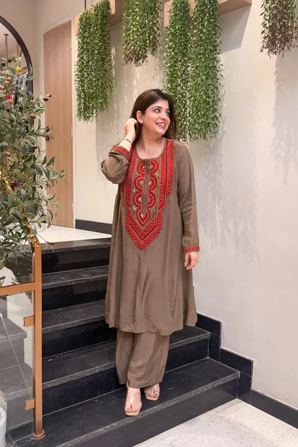 Premium_Crepe_Silk_Embroidered_Top_and_Bottom_Sets