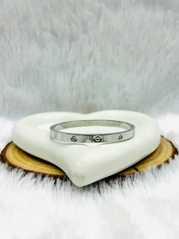 Silver_Stainless_Steel_Premium_&_Elegant_Stainless_Steel_Stubbed_Kada_For_Women
