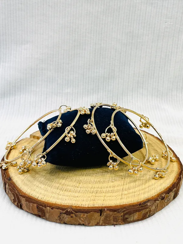 Kashmiri_Ghungroo_Bangle_Set_of_4_By_Yuvaari