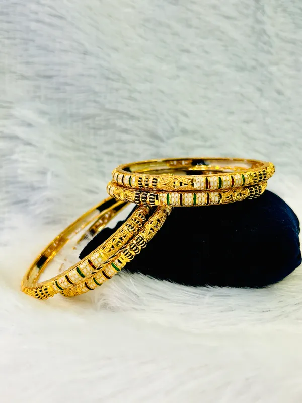 Maroon_&_White_Copper_&_Brass_Premium_&_Elegant_Meenakari_Rajvi_Bangle_For_Women_(_Set_Of_4_)