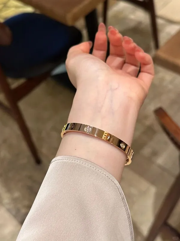 The_Eternal_Promise_Oval_Bangle-Anti_Tarnish_Daily_Wear_Stakable_Kadas