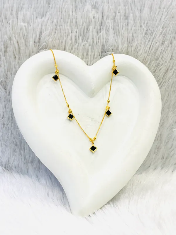 The_Suhana_Square_Crystal_Necklace