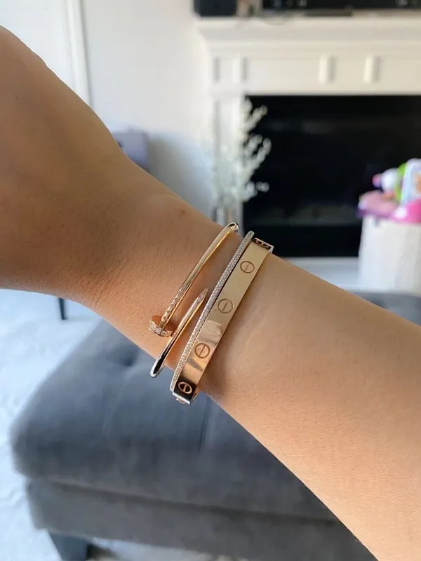 Rose_Gold_Stainless_Steel_Premium_&_Elegant_Stainless_Steel_Stubbed_Kada_For_Women