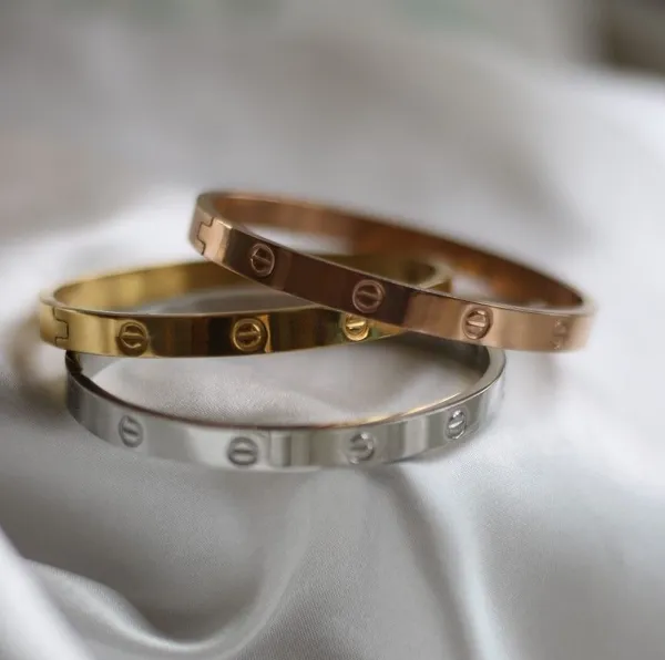 The_Eternal_Promise_Oval_Bangle-Anti_Tarnish_Daily_Wear_Stakable_Kadas