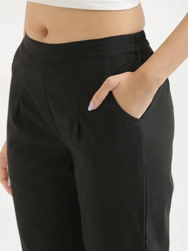 Black_Pure_Linen_Solid_Casual_Trousers_For_Women
