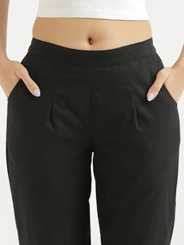 Black_Pure_Linen_Solid_Casual_Trousers_For_Women