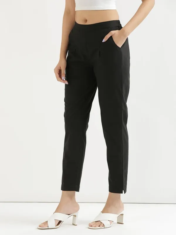 Black_Pure_Linen_Solid_Casual_Trousers_For_Women
