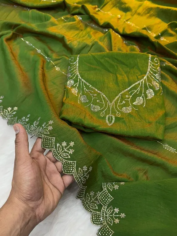 Mehendi_Green_Soft_Silk_Premium_&_Elegant_Saree_With_Unstiched_Blouse