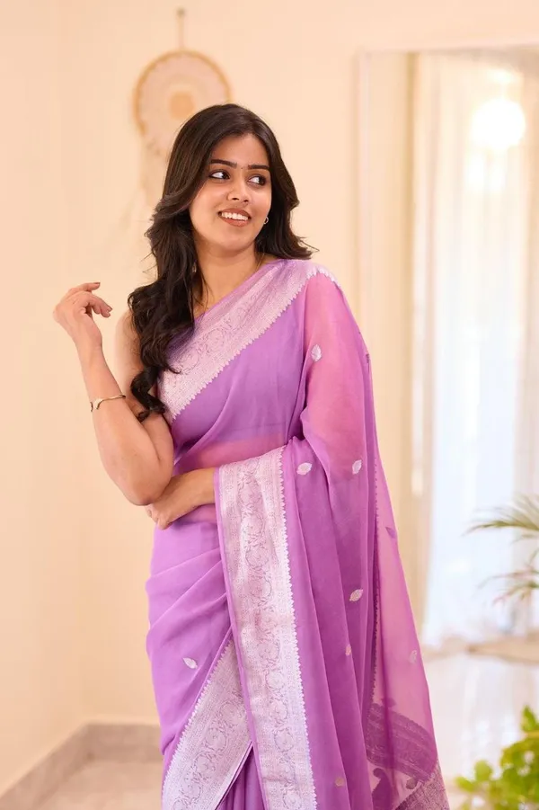 Pink_Linen_Premium_&_Elegant_Saree_With_Unstiched_Blouse