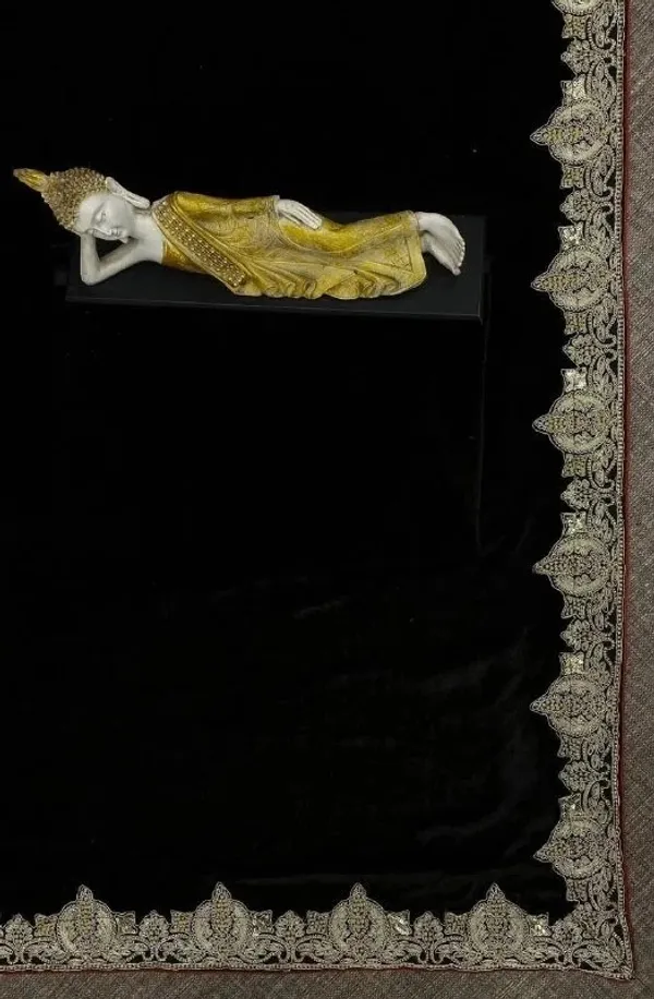 Black_Velvet_Premium_&_Elegant_Saree_With_Unstiched_Blouse