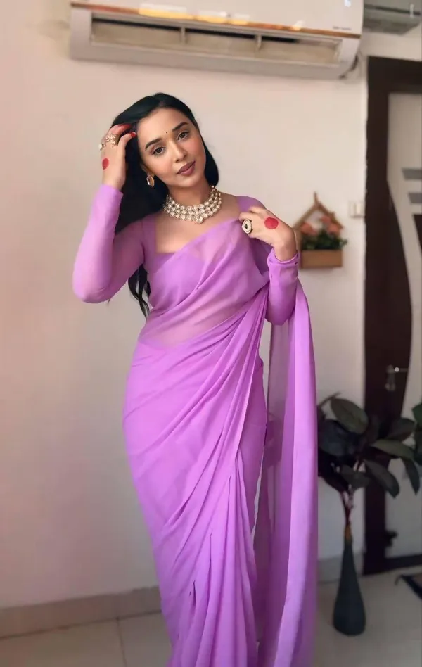 Lavender_Georgette_Premium_&_Elegant_Saree_With_Unstiched_Blouse