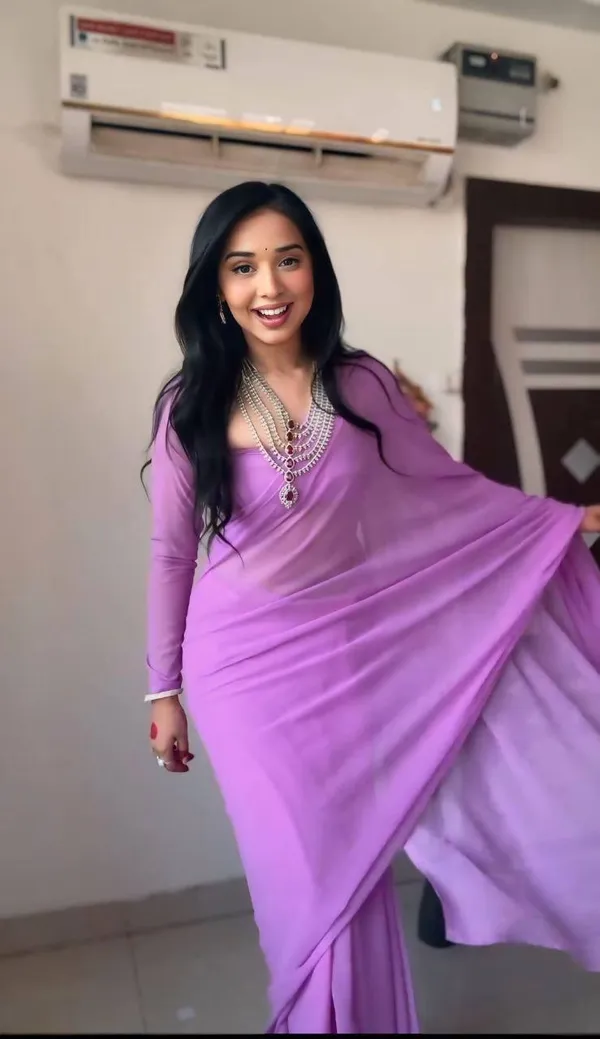 Lavender_Georgette_Premium_&_Elegant_Saree_With_Unstiched_Blouse