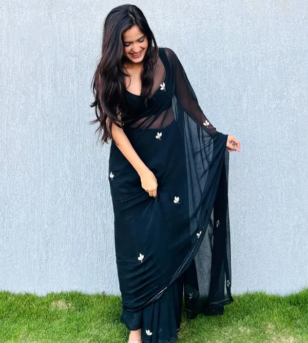Black_Georgette_Premium_&_Elegant_Saree_With_Unstiched_Blouse