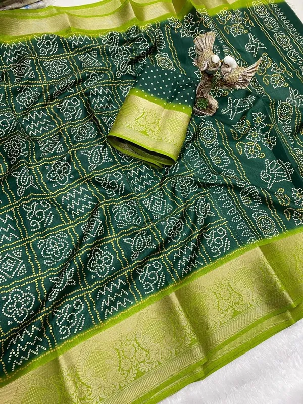 Green_Dola_Silk_Premium_&_Elegant_Saree_With_Unstiched_Blouse