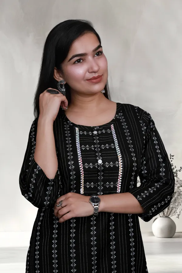 Black_Thread_Weaving_Design_Cotton_Blend_Long_Straight_Kurti