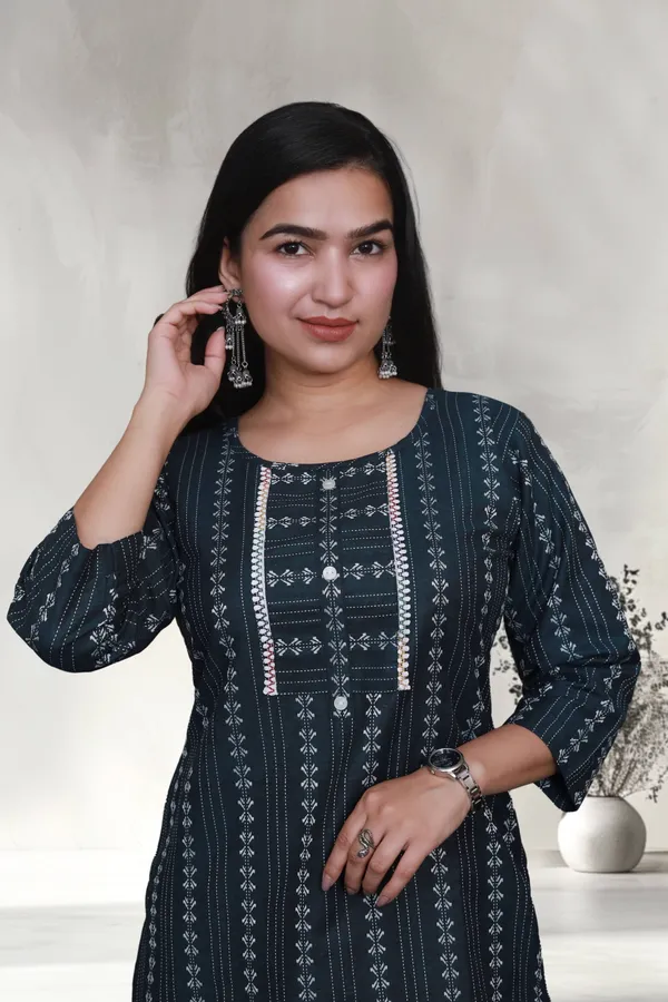 Bottle_Green_Thread_Weaving_Design_Cotton_Blend_Long_Straight_Kurti