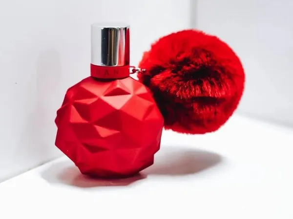 Ariana_Grande_Sweet_Like_Candy_Eau_De_Parfum_100ml_–_Limited_Edition_Fruity_Gourmand_Perfume_For_Women