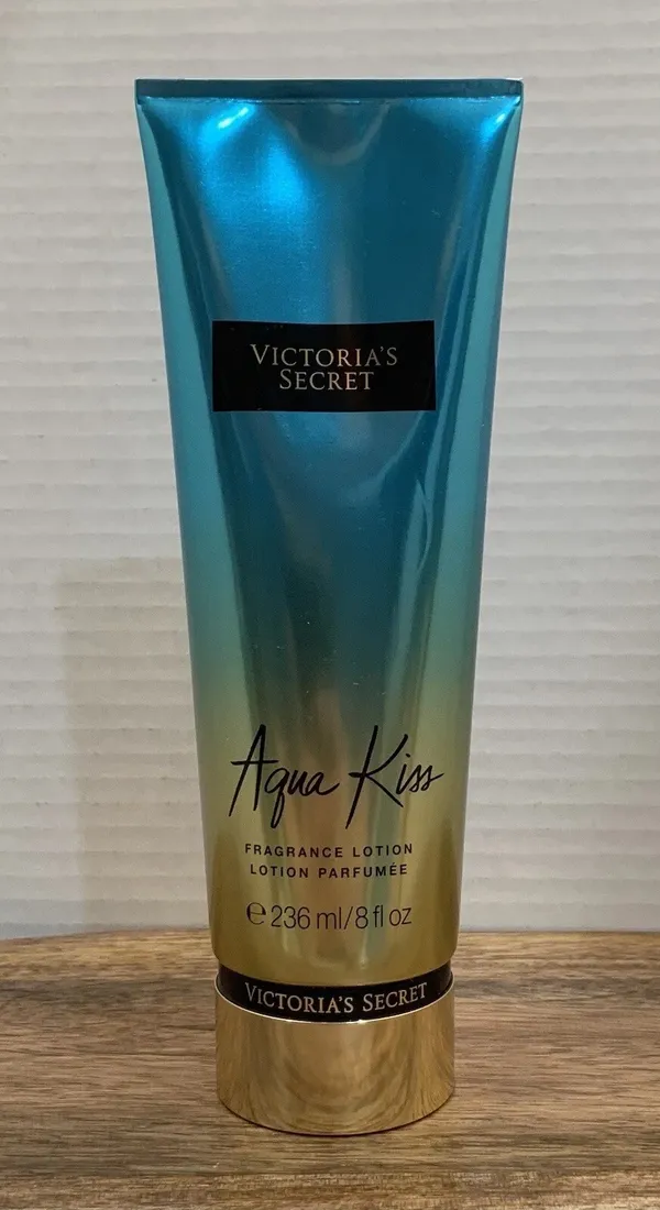 Victoria's_Secret_Aqua_Kiss_Fragrance_Lotion_236ml_–_Fresh_Hydrating_Body_Lotion_For_Women