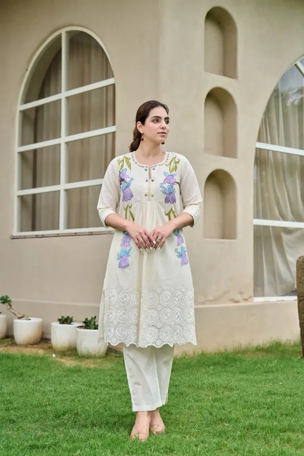 Cotton_off_white_floral_printed_kurti_with_pant