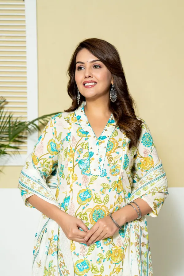 Off_White_Cotton_Straight_3_piece_set_For_Women