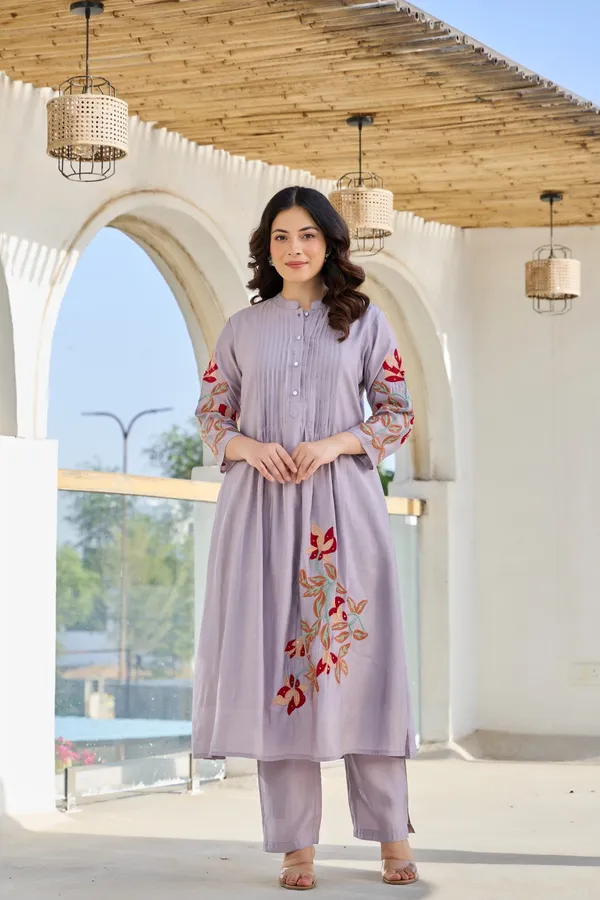 cotton__lavendar_floral_embroidered_Kurti_with_pant