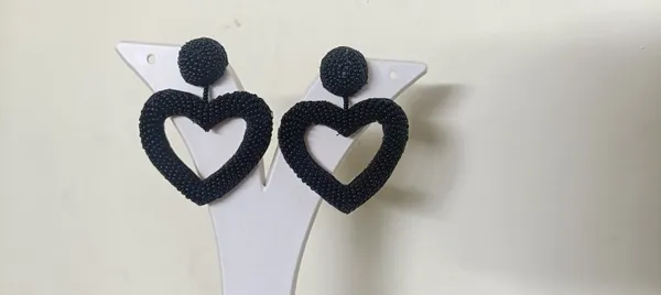 Black_Alloy_Beaded_Heart_Drop_Earrings_For_Women