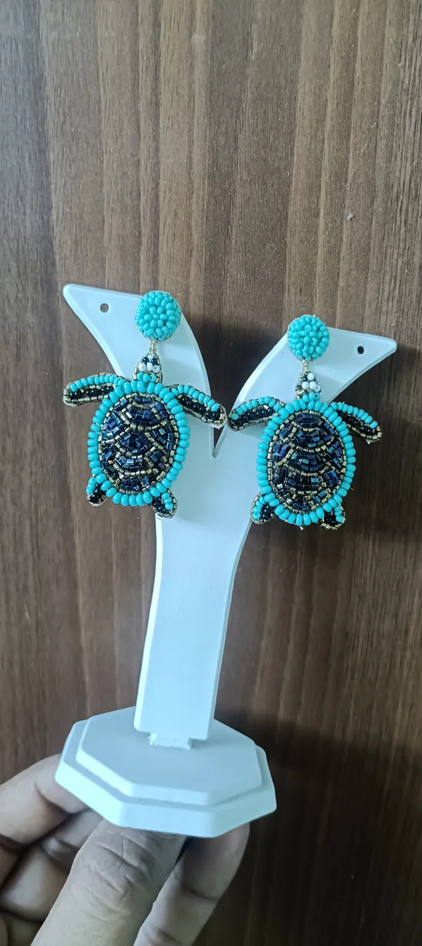 Turquoise_Beaded_Turtle_Drop_Earrings_For_Women