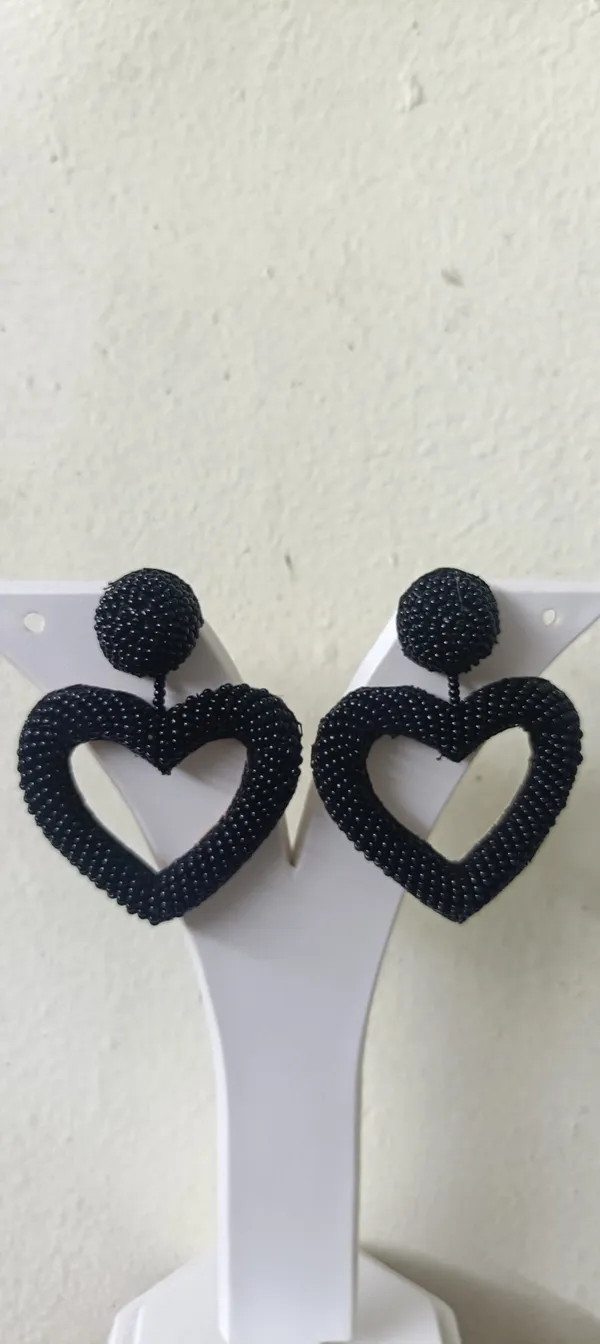 Black_Alloy_Beaded_Heart_Drop_Earrings_For_Women