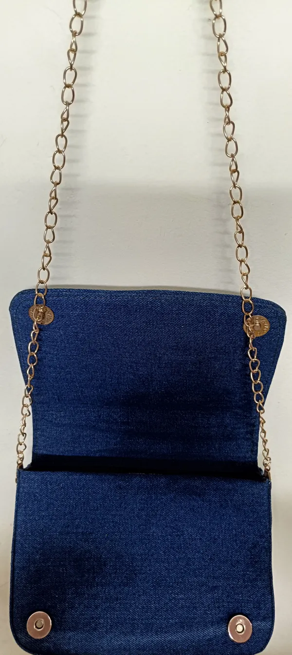 Blue_Denim_Flap_Sling_Bag_With_Gold_Chain_Strap_For_Women