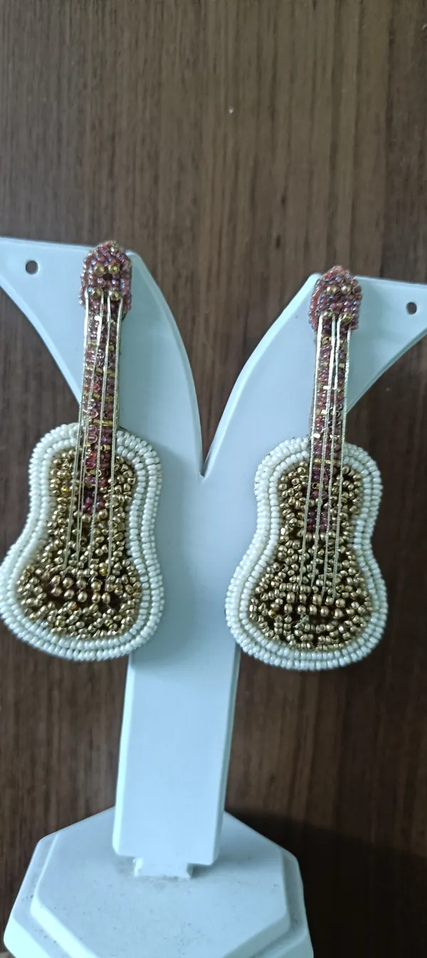 Beaded_Guitar_Shape_Dangle_Earrings_For_Women