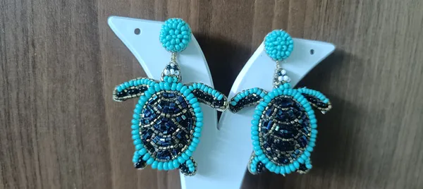 Turquoise_Beaded_Turtle_Drop_Earrings_For_Women